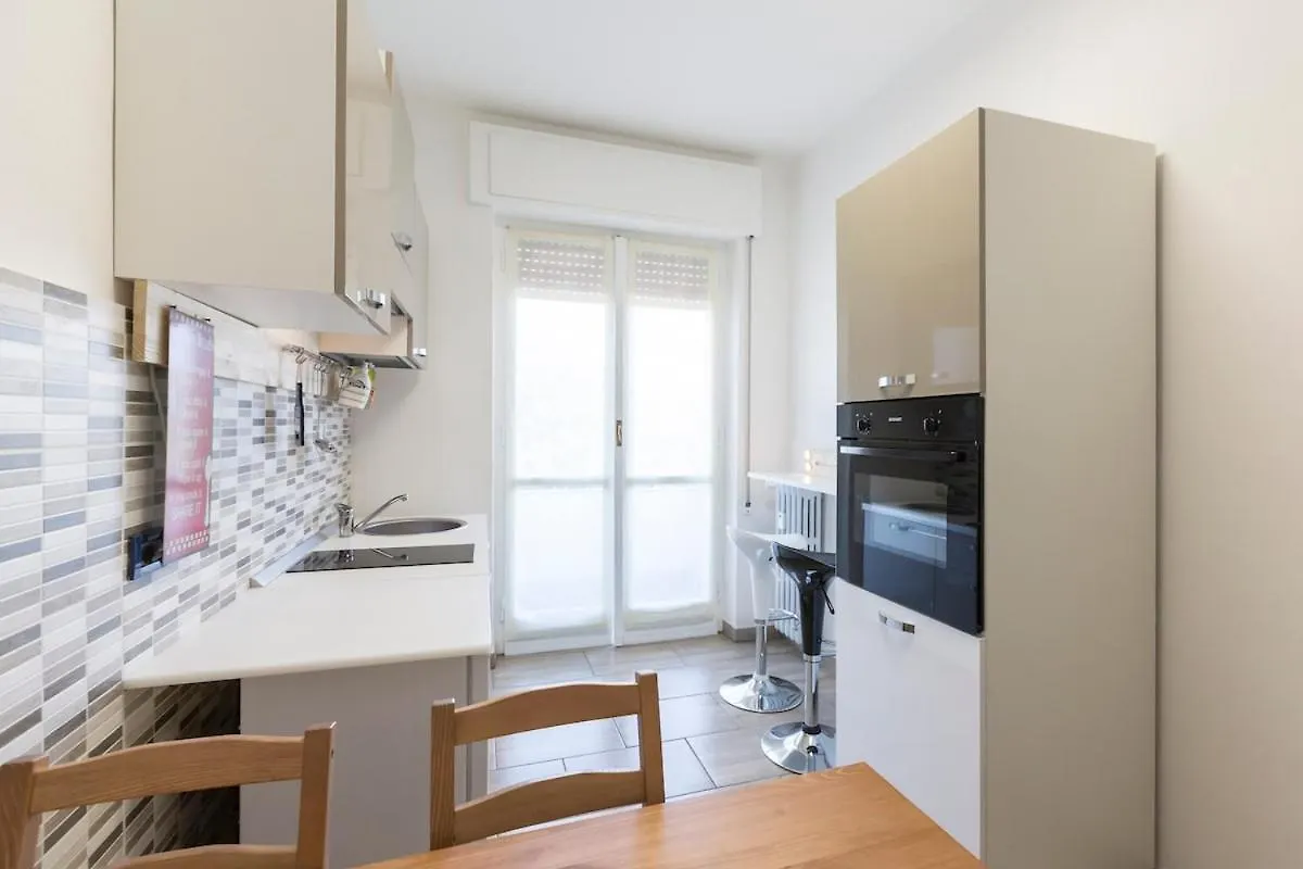 Cozy Apartment In Front Of Naviglio Grande Milão