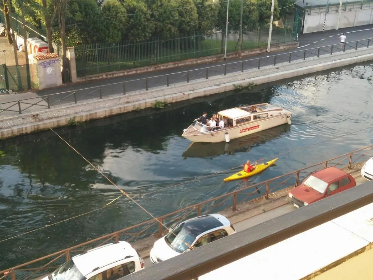 Cozy Apartment In Front Of Naviglio Grande Μιλάνο 0*,  Ιταλία