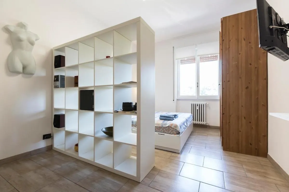 Cozy Apartment In Front Of Naviglio Grande Milán