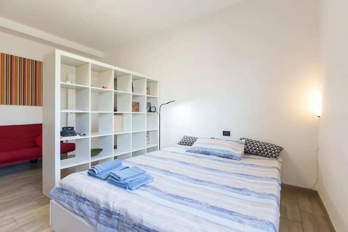 Cozy Apartment In Front Of Naviglio Grande Milán